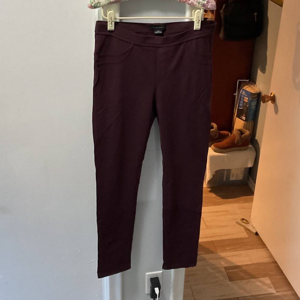 P378. Sanctuary Burgundy Ankle Pants